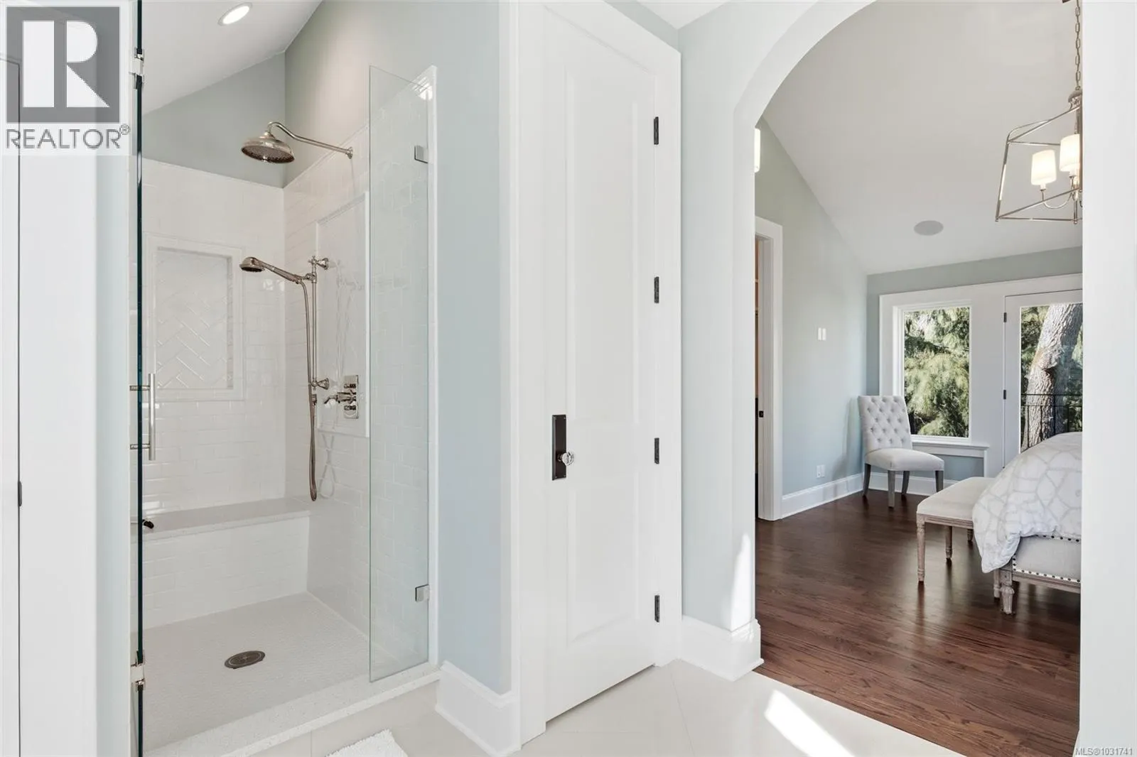 2096 Falkland Pl