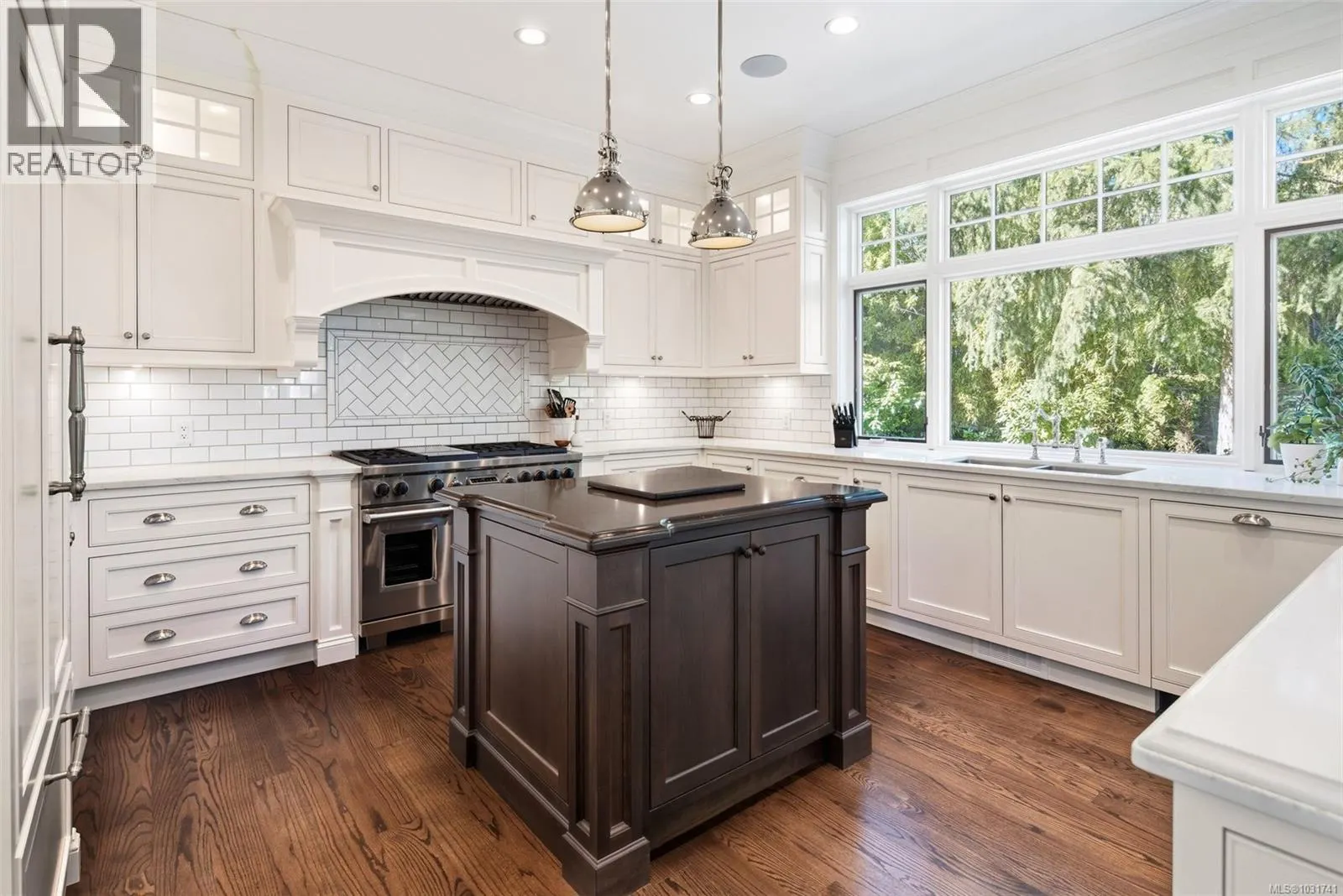 2096 Falkland Pl