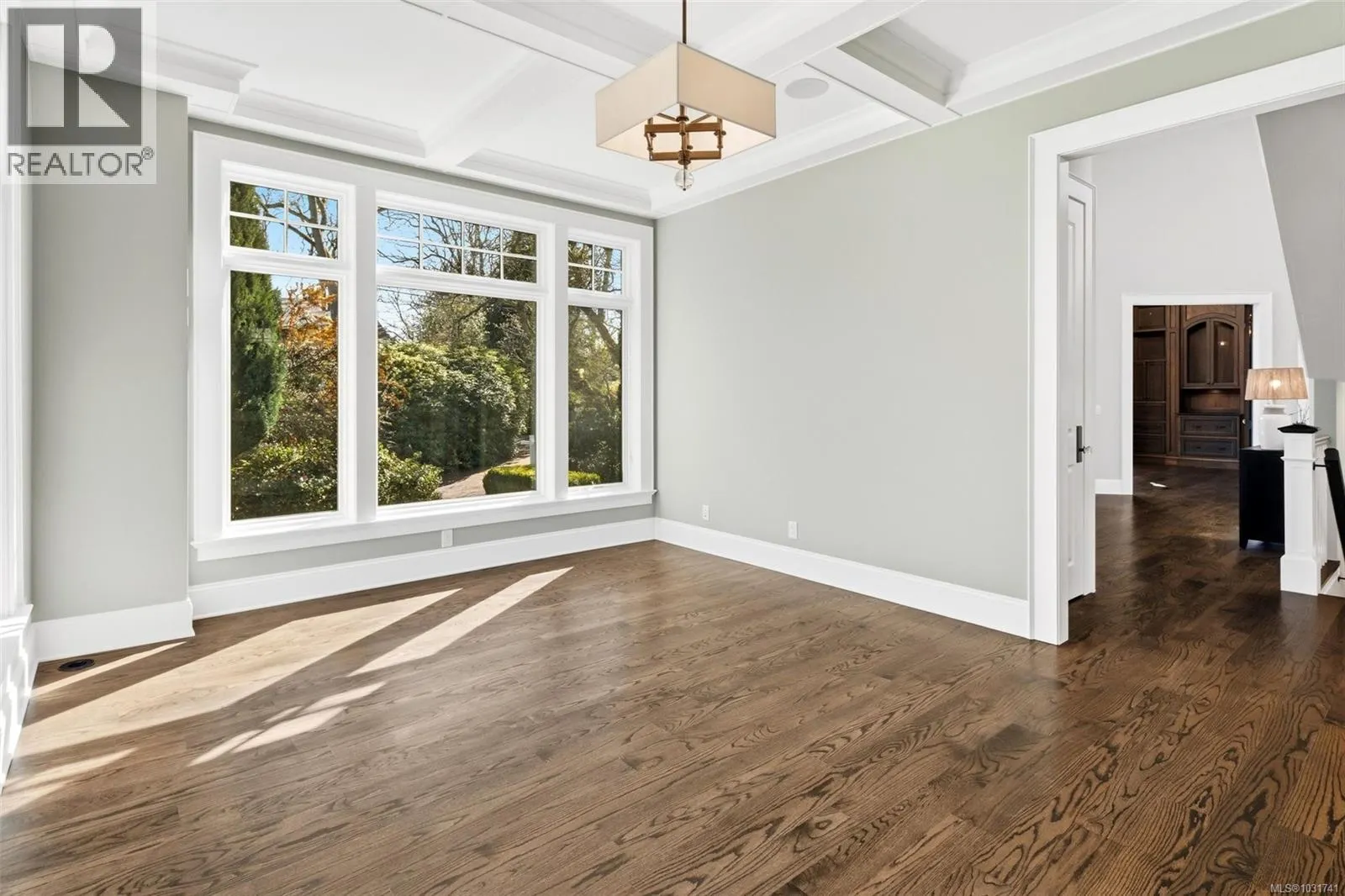 2096 Falkland Pl