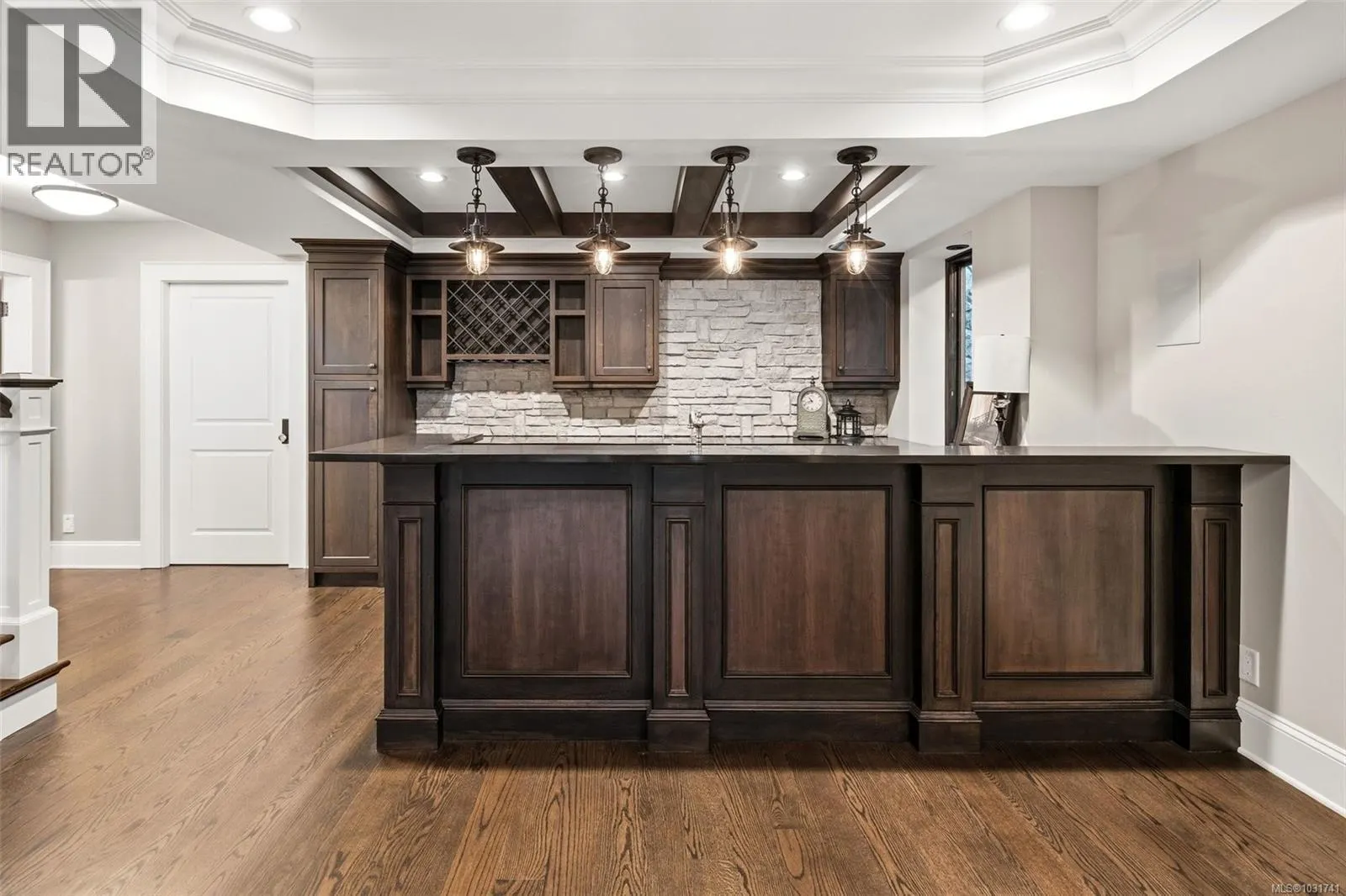 2096 Falkland Pl