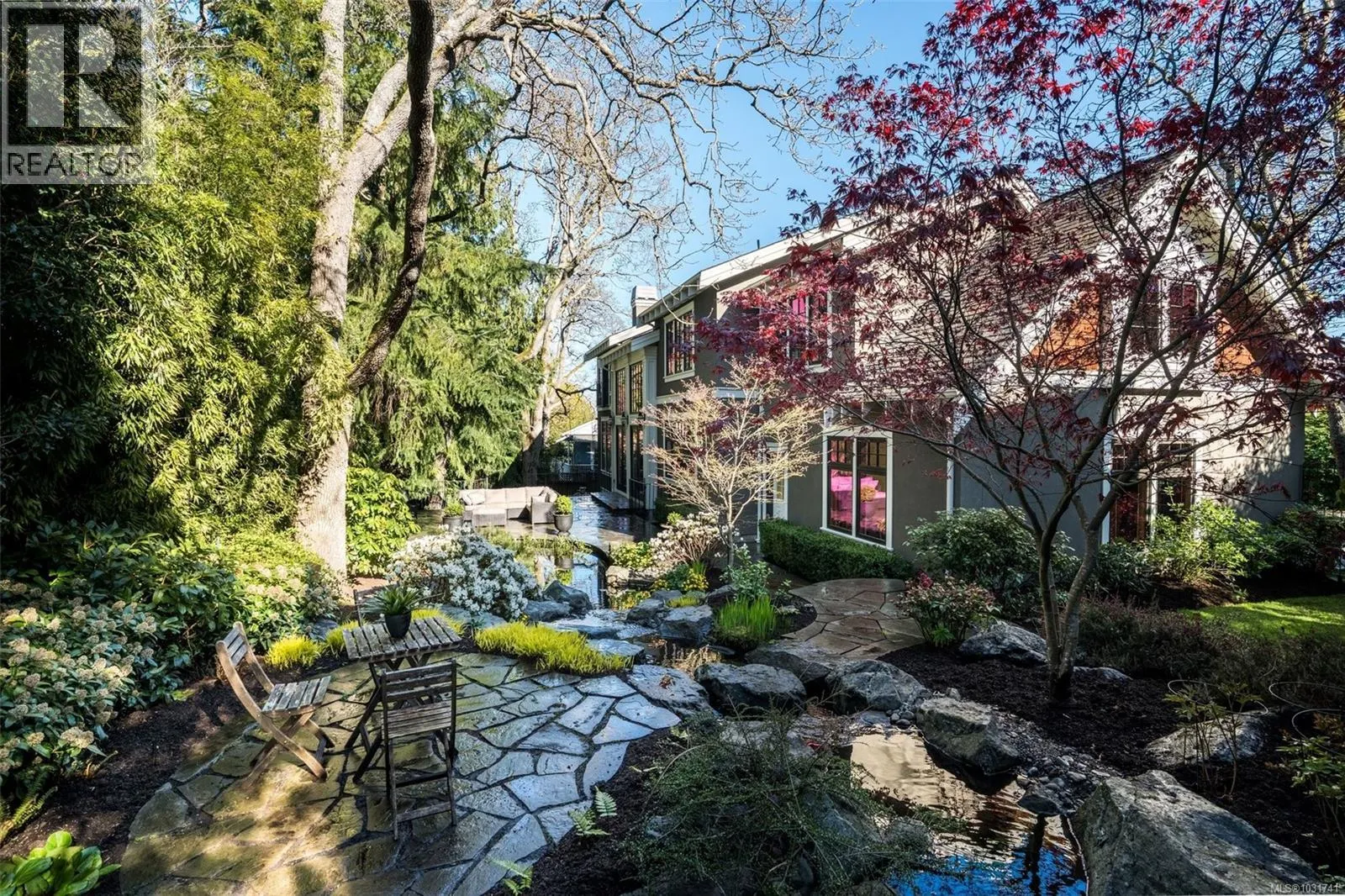 2096 Falkland Pl