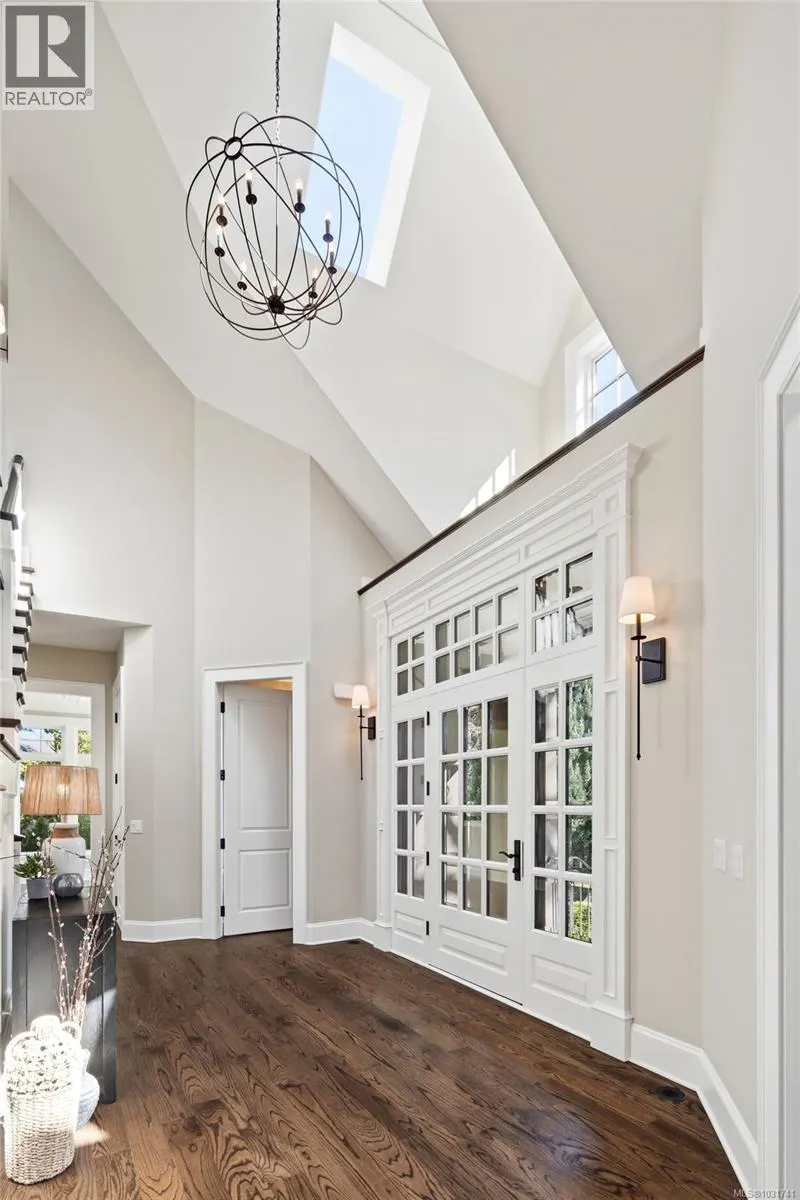 2096 Falkland Pl