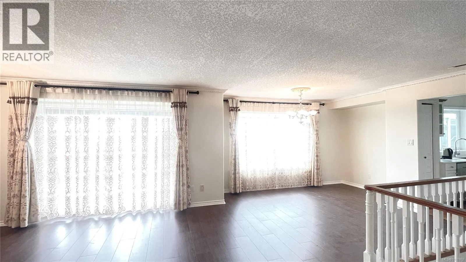6045 Icarus Dr