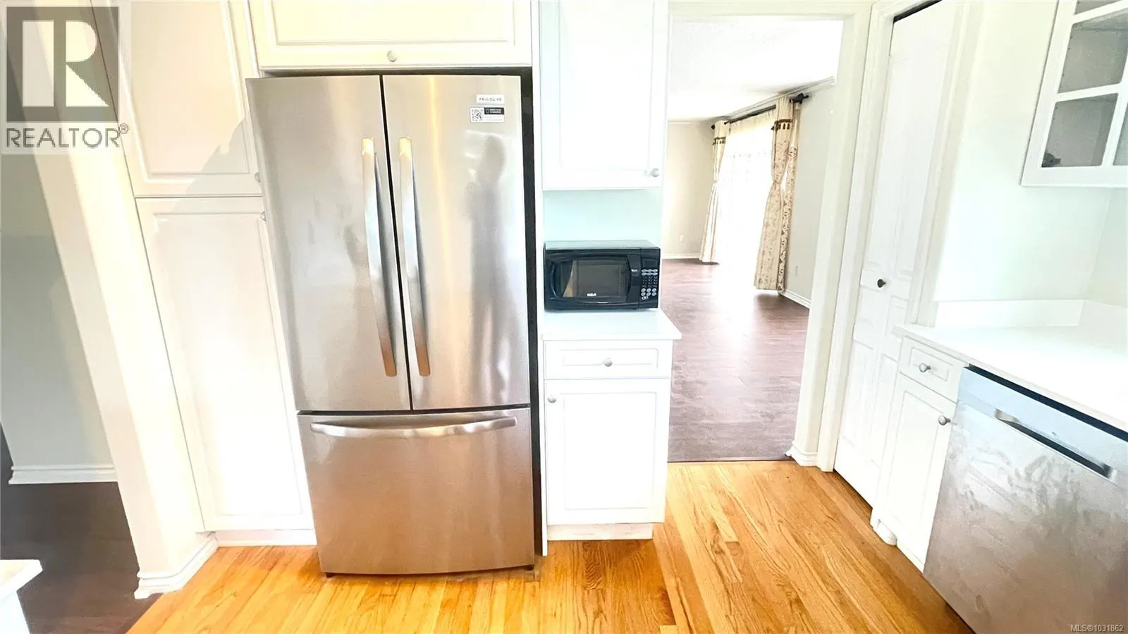 6045 Icarus Dr