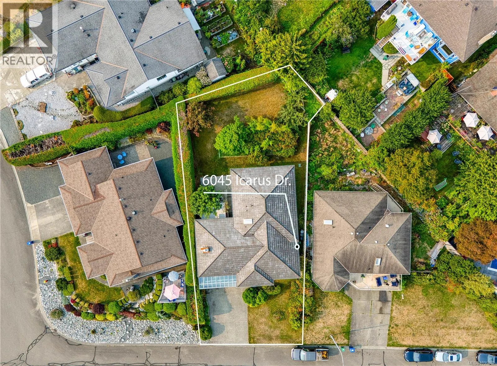 6045 Icarus Dr