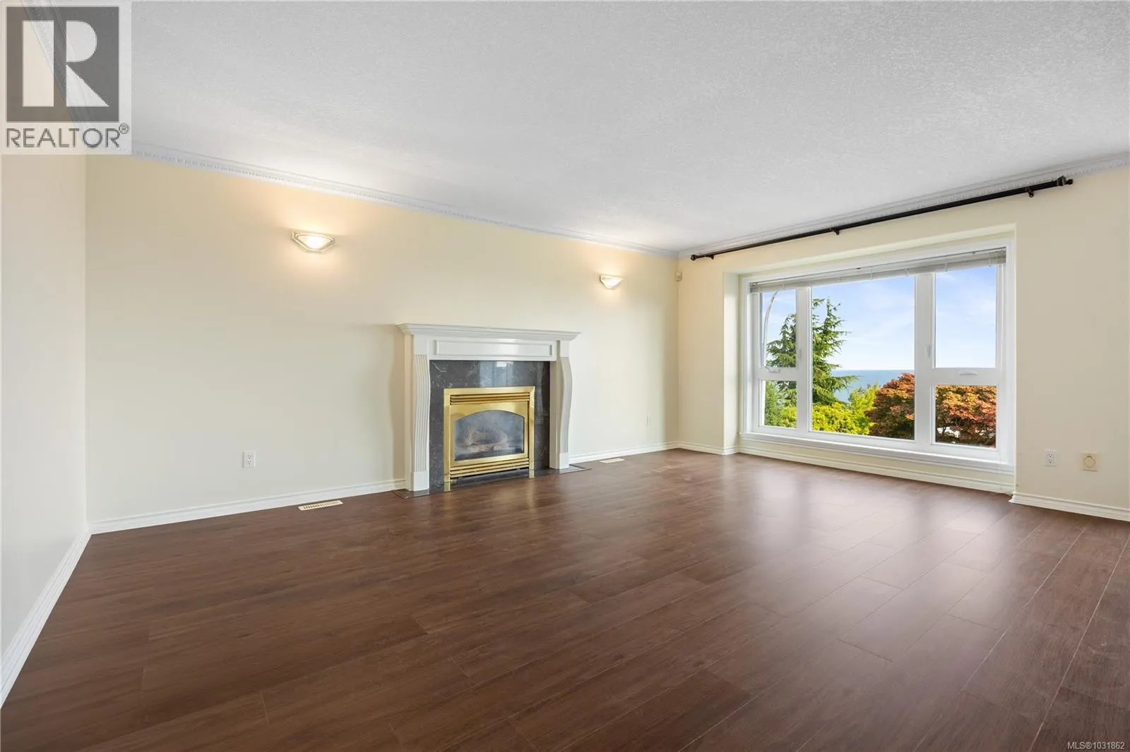 6045 Icarus Dr