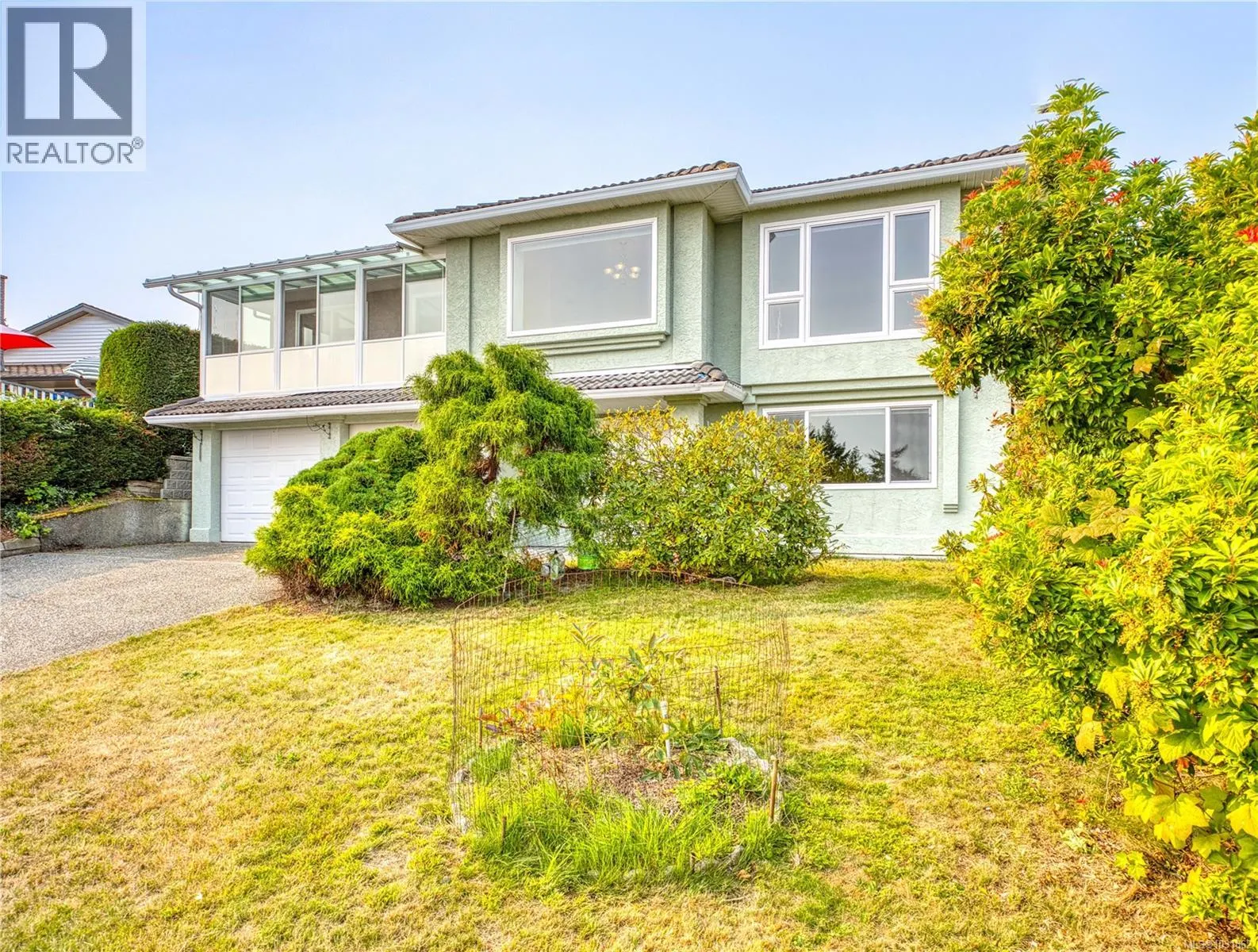 6045 Icarus Dr