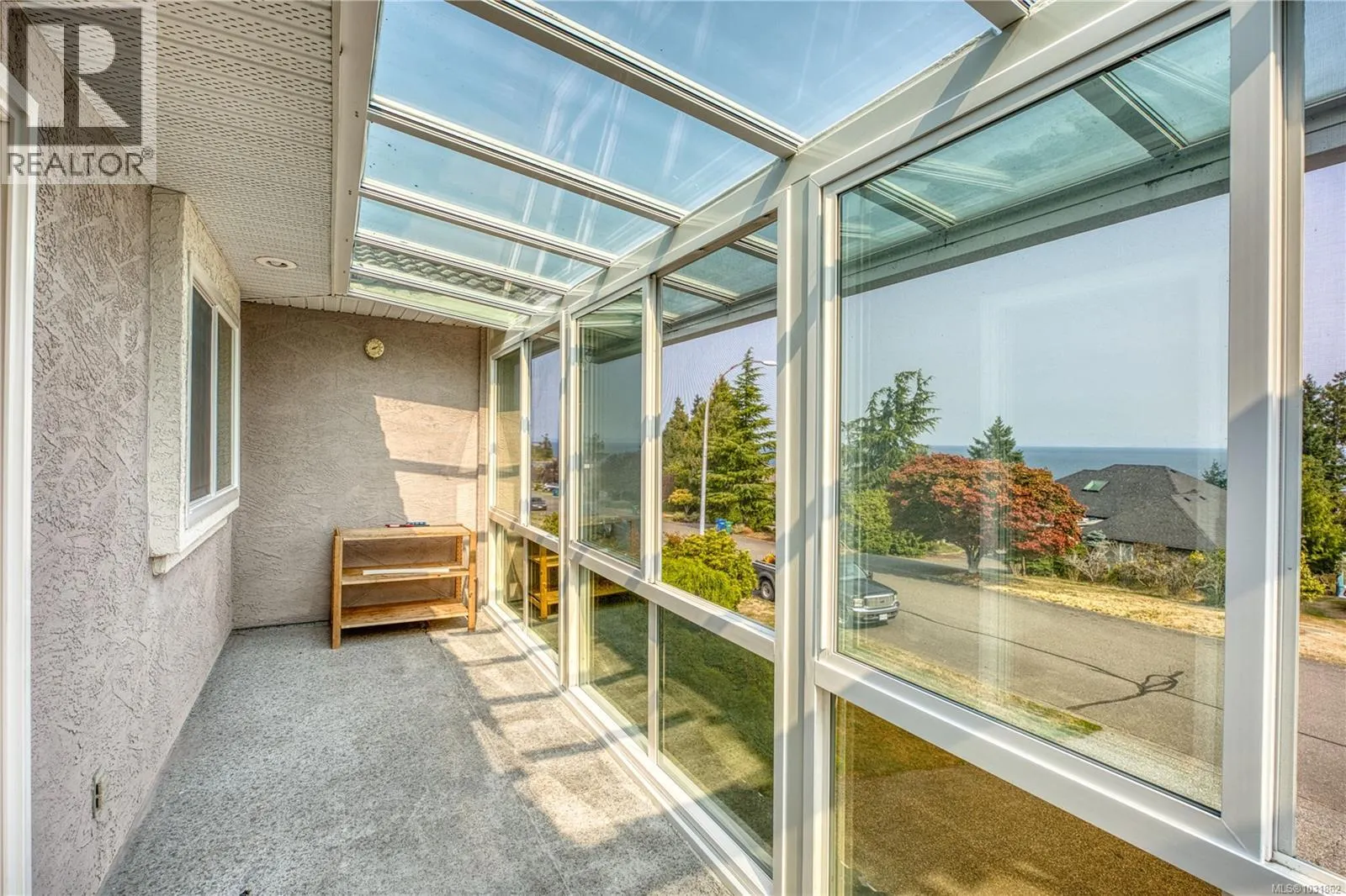 6045 Icarus Dr
