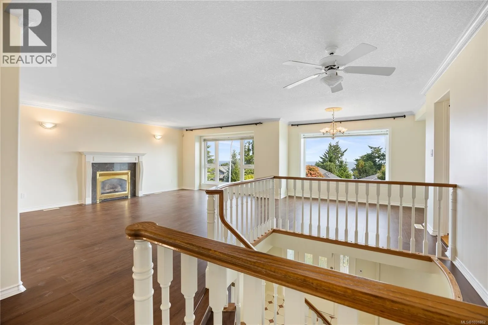 6045 Icarus Dr