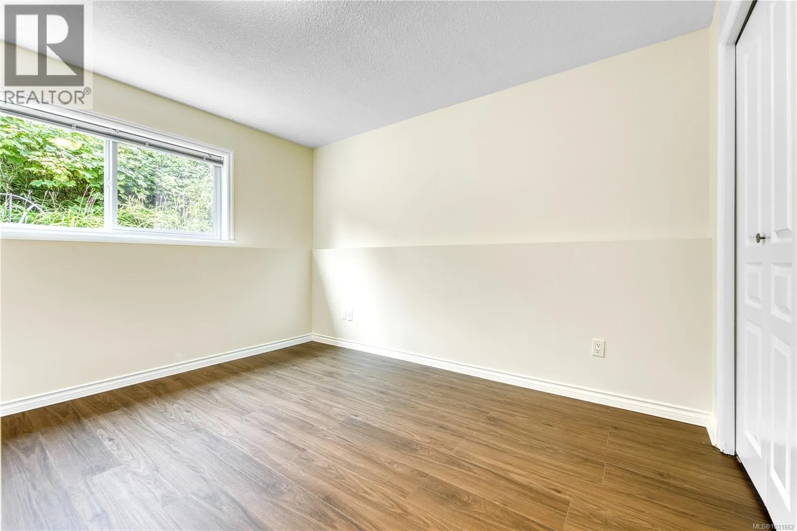 6045 Icarus Dr