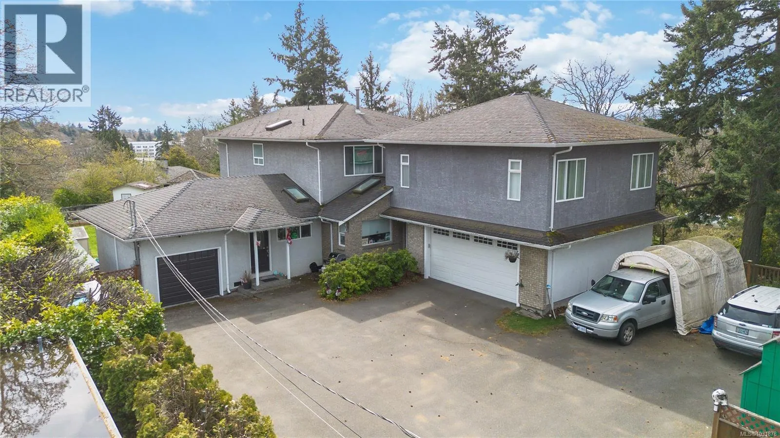 863 Parklands Dr