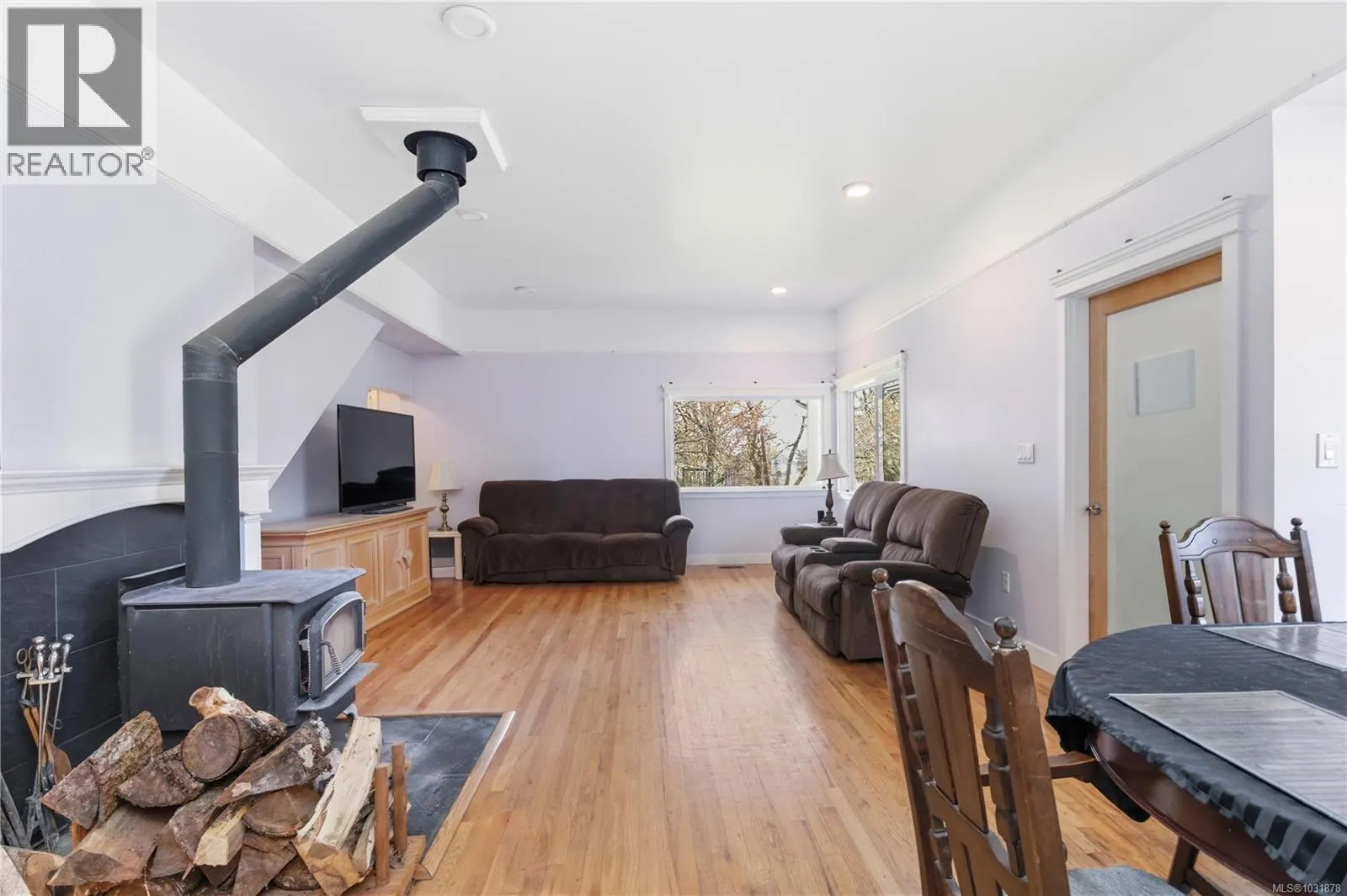 863 Parklands Dr
