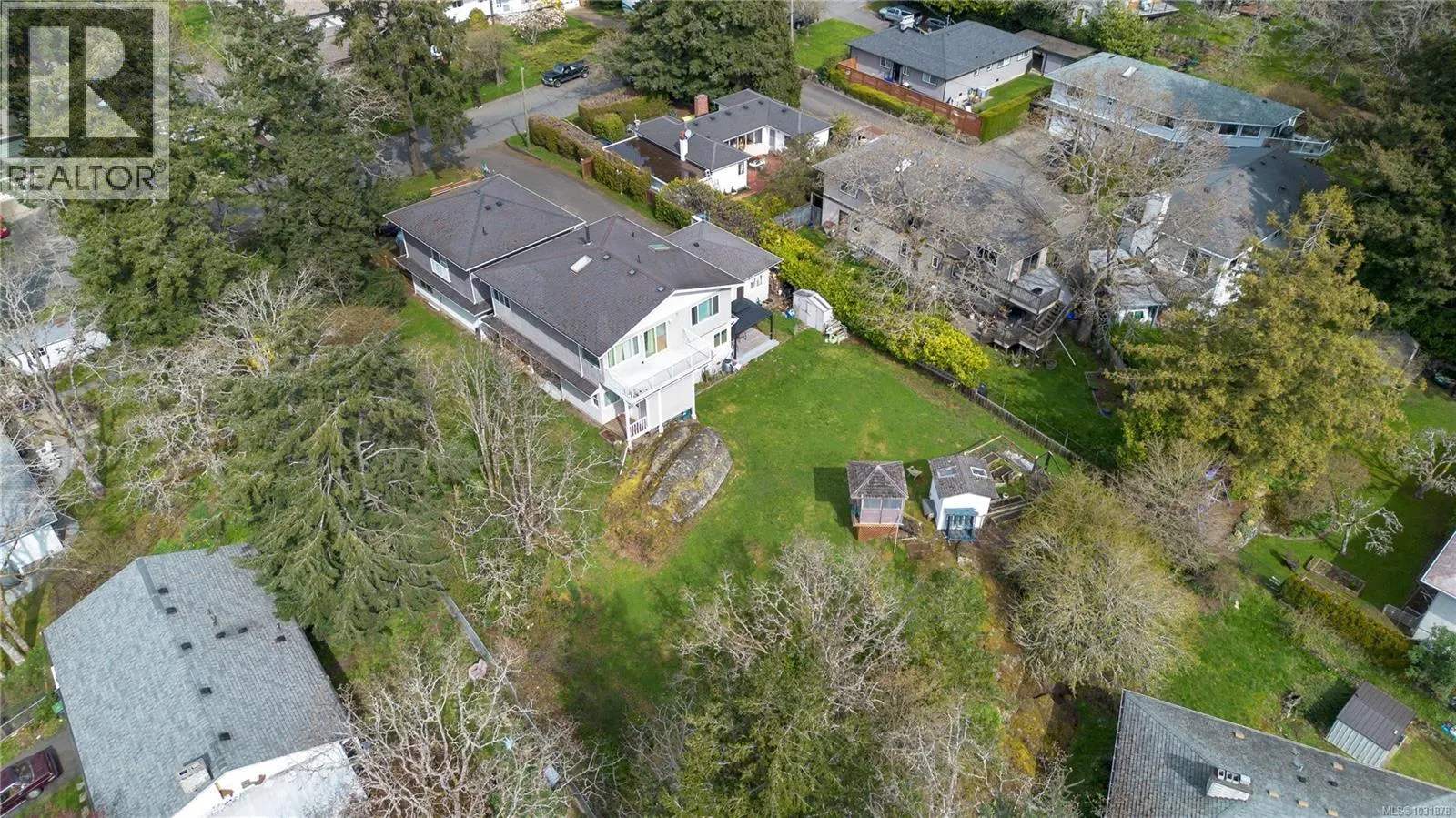 863 Parklands Dr