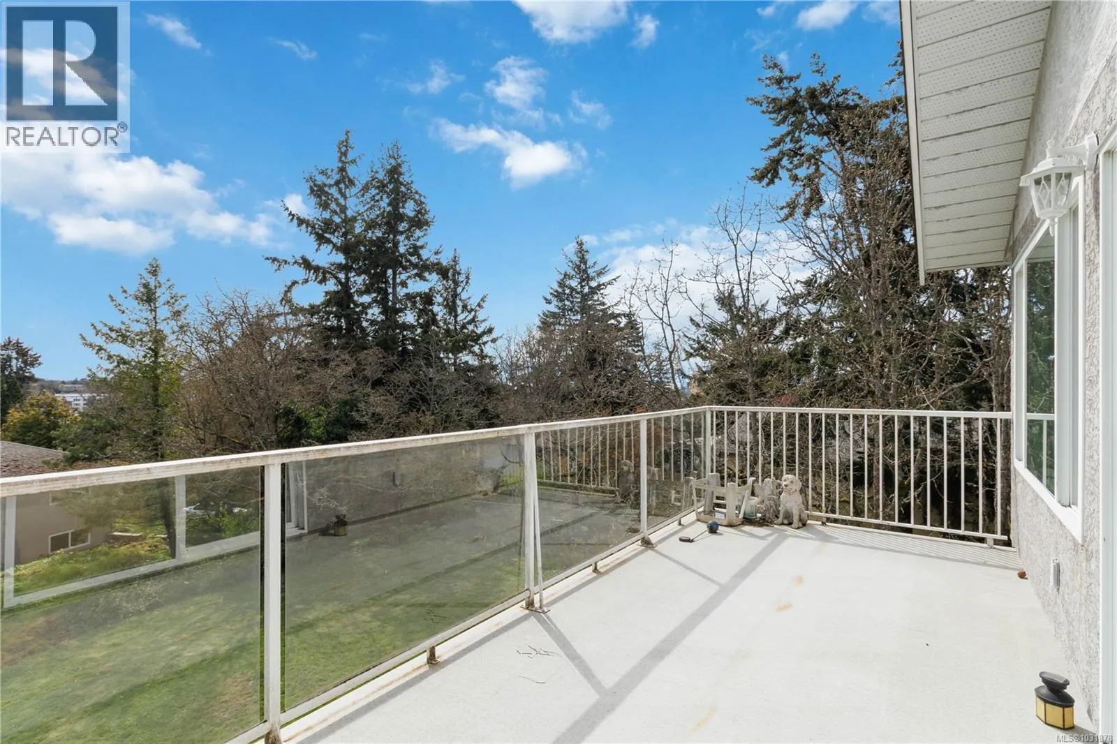 863 Parklands Dr