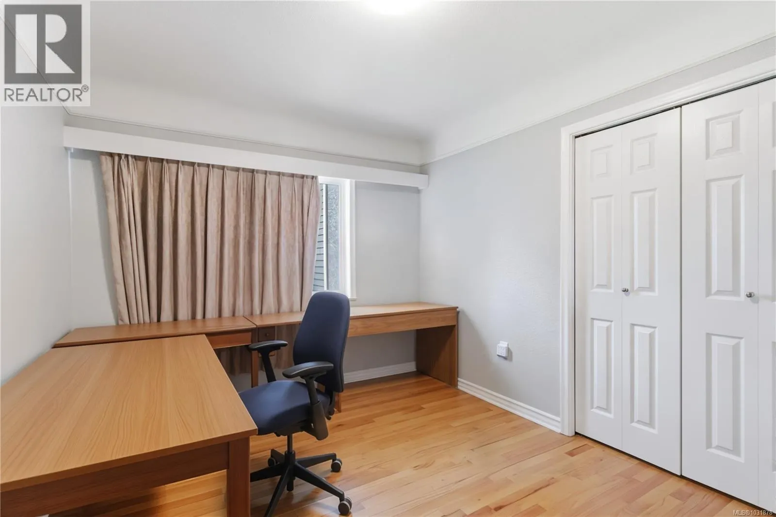 863 Parklands Dr