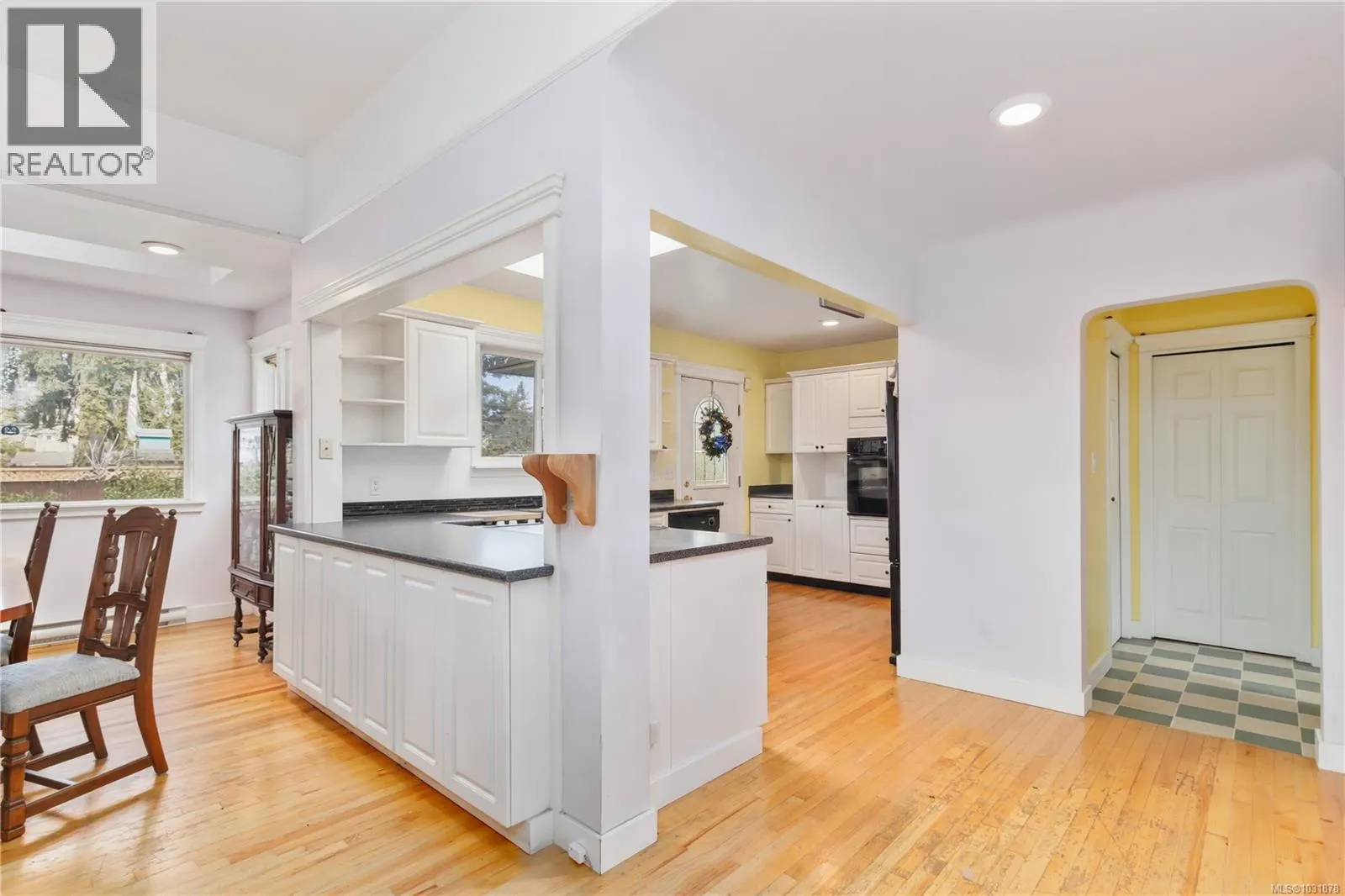 863 Parklands Dr