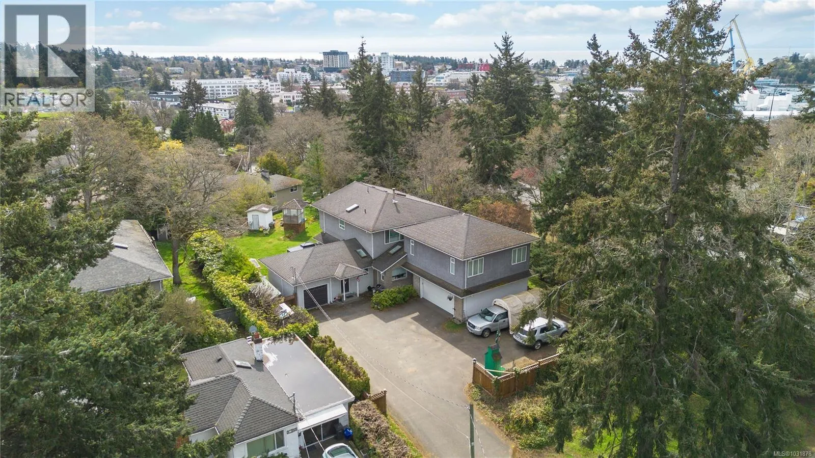 863 Parklands Dr