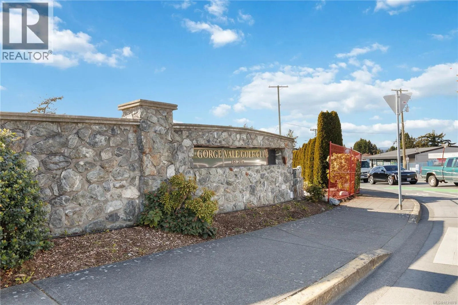 863 Parklands Dr