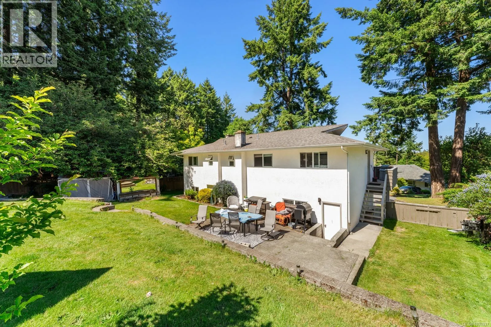 405 Tamarack Rd