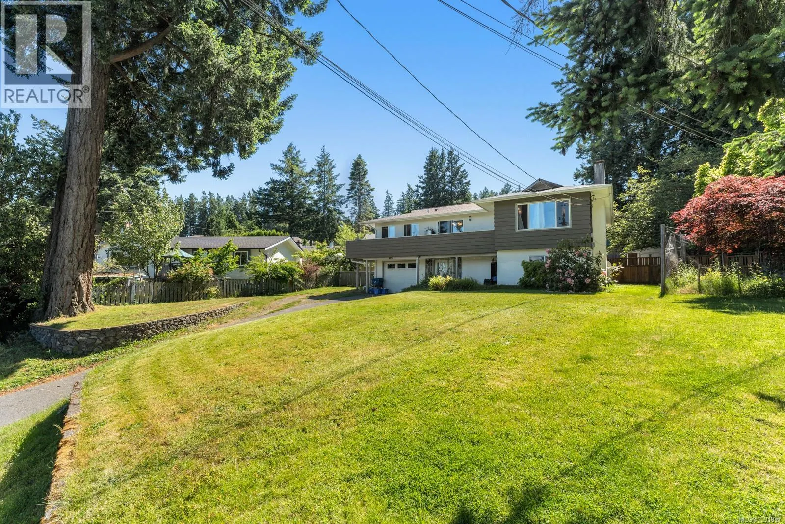 405 Tamarack Rd
