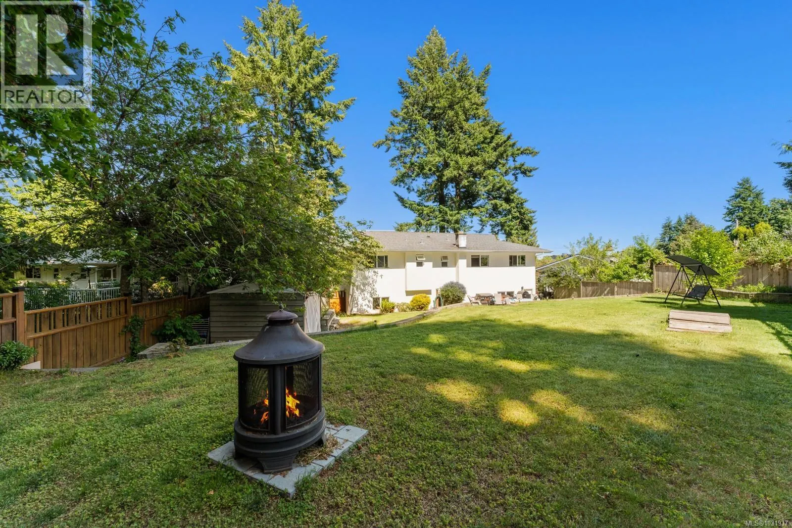 405 Tamarack Rd