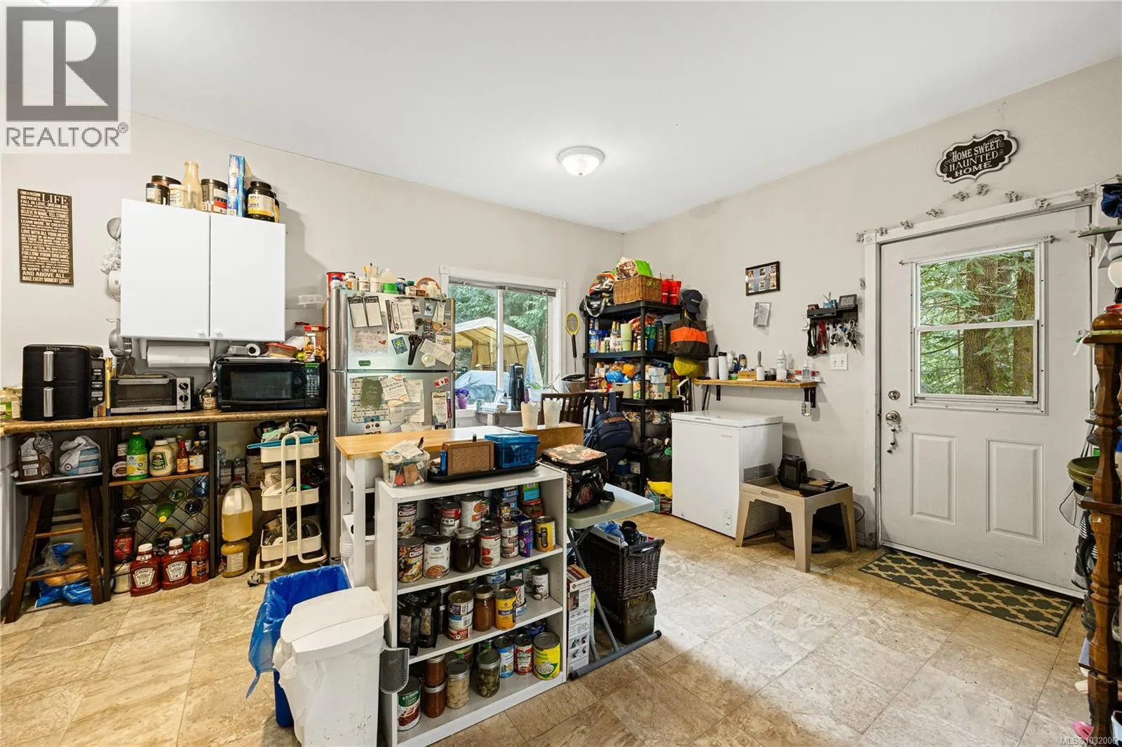 3482 Arrowsmith Rd
