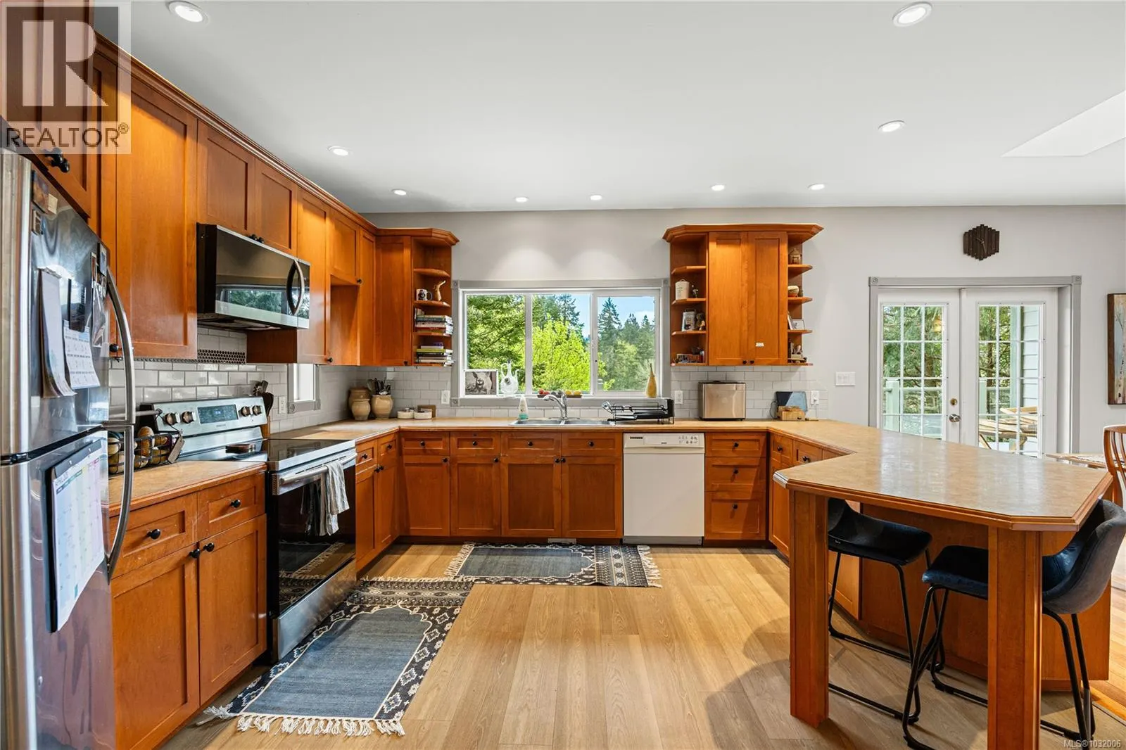 3482 Arrowsmith Rd