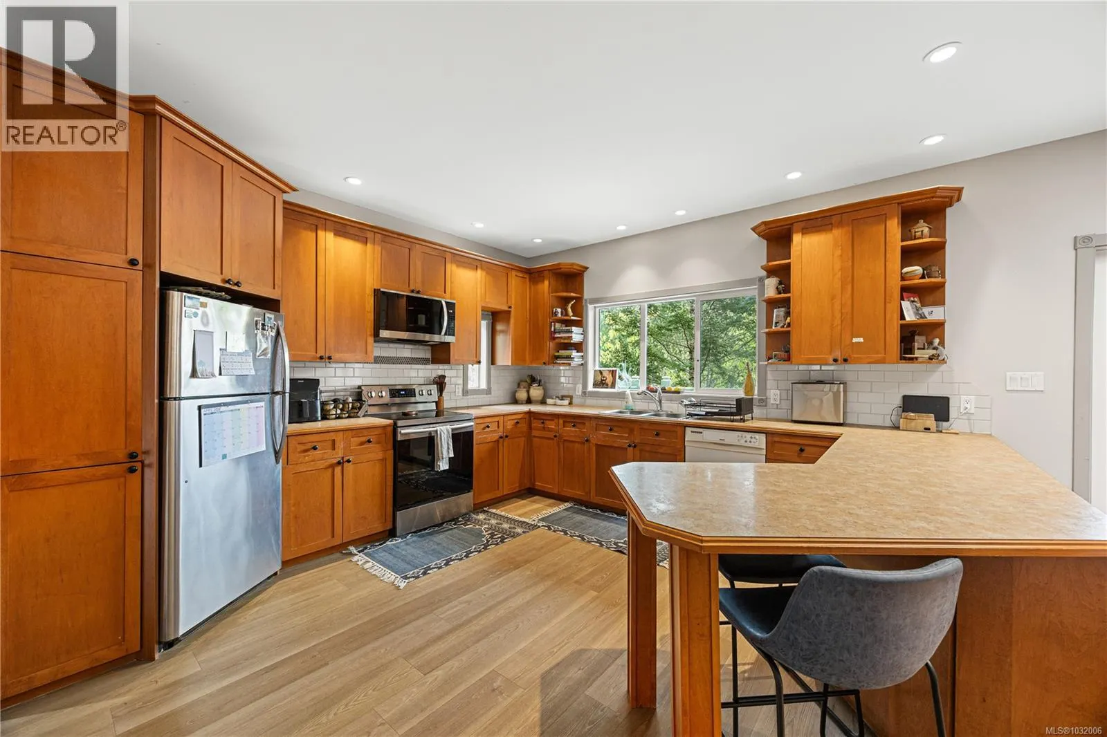 3482 Arrowsmith Rd