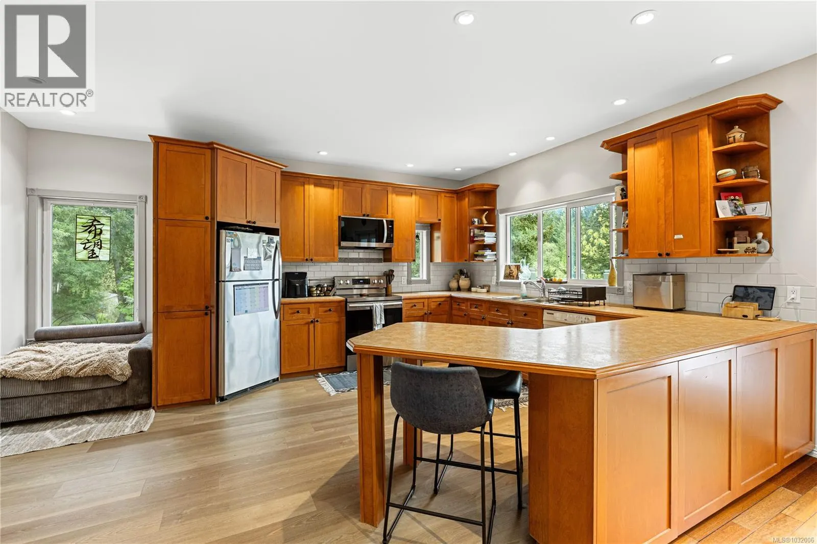 3482 Arrowsmith Rd