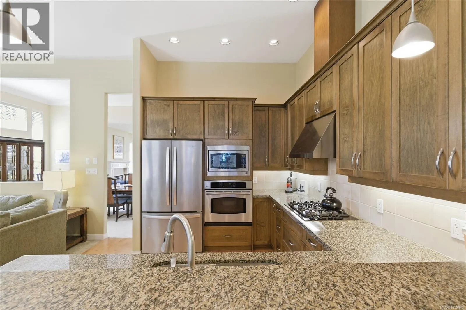 1377 Cape Cod Dr