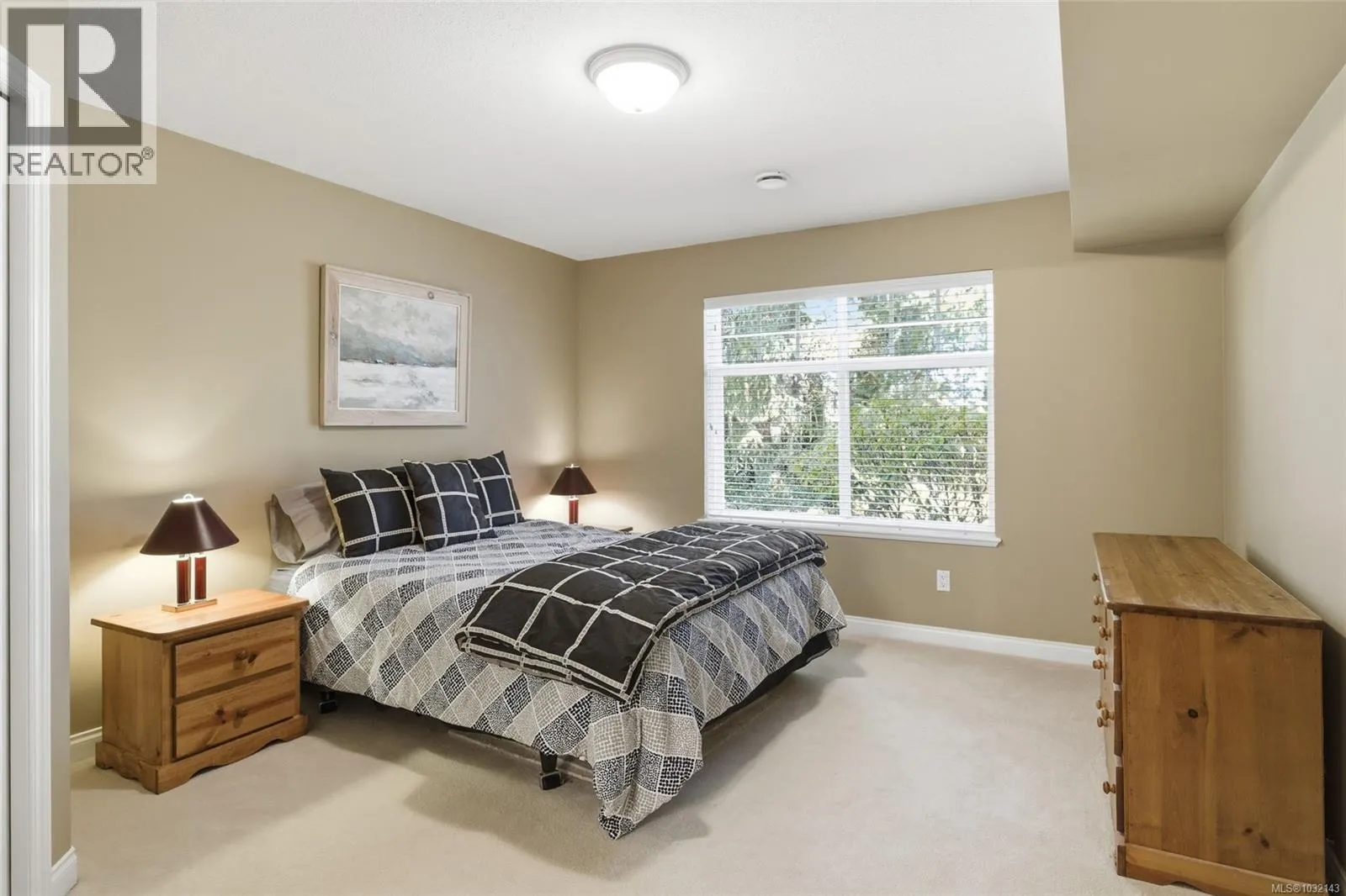 1377 Cape Cod Dr