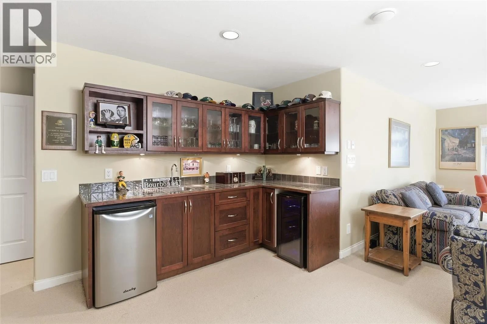 1377 Cape Cod Dr