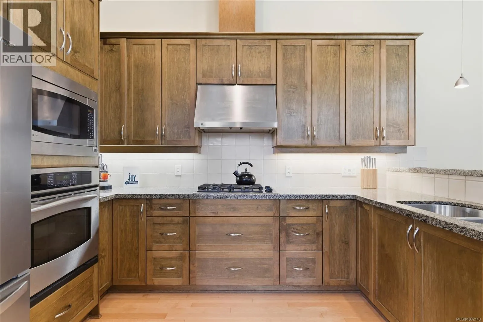 1377 Cape Cod Dr