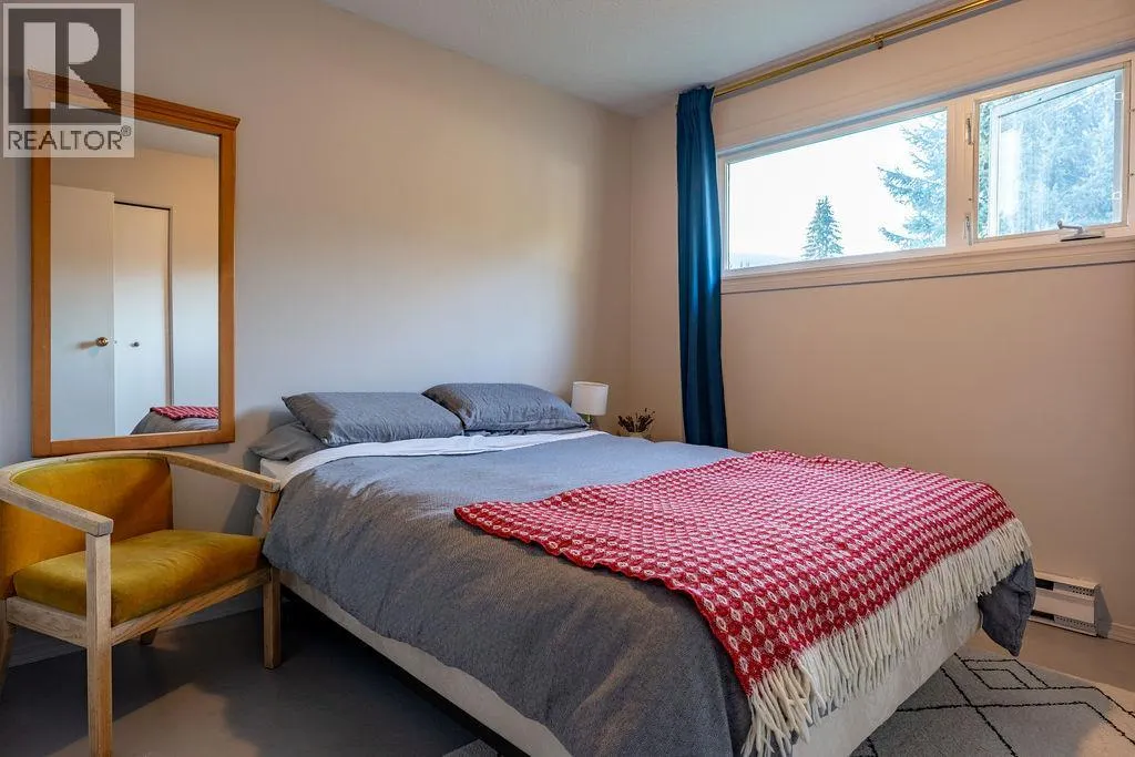200 Viers Crescent
