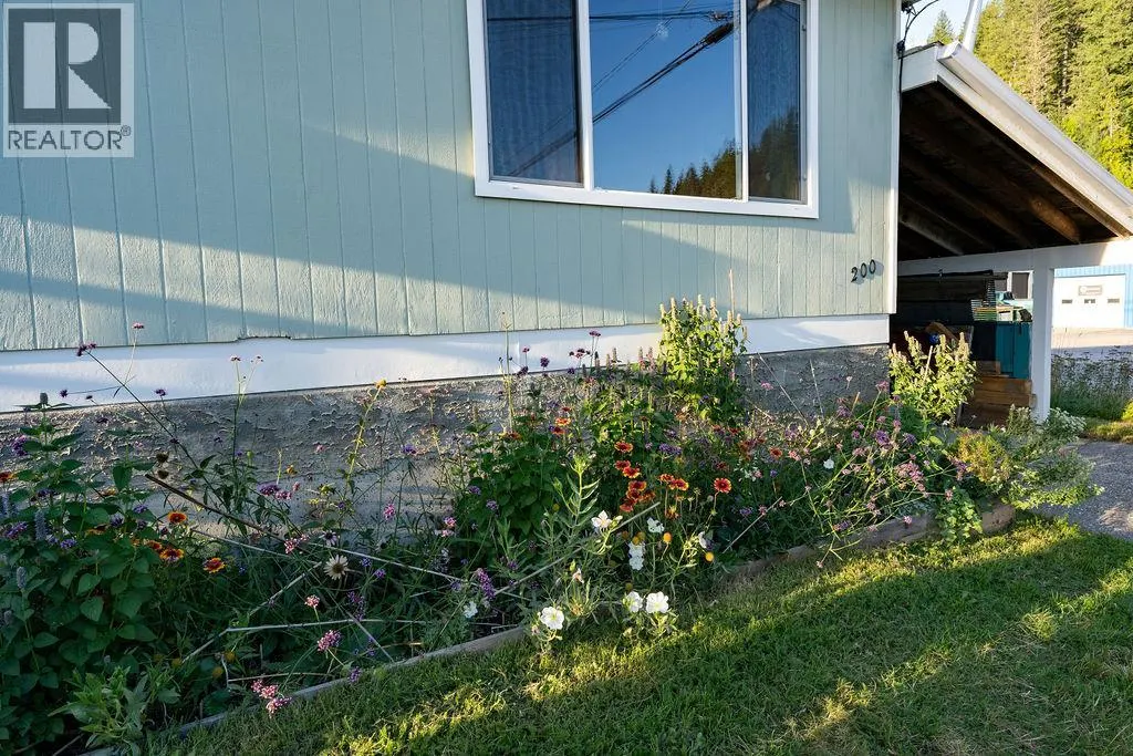 200 Viers Crescent