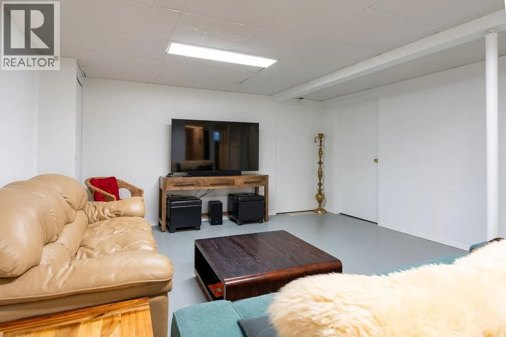 200 Viers Crescent