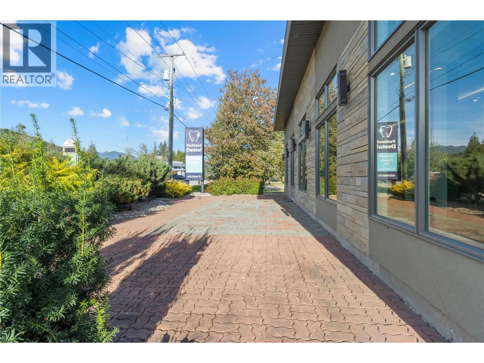 433 Main Street