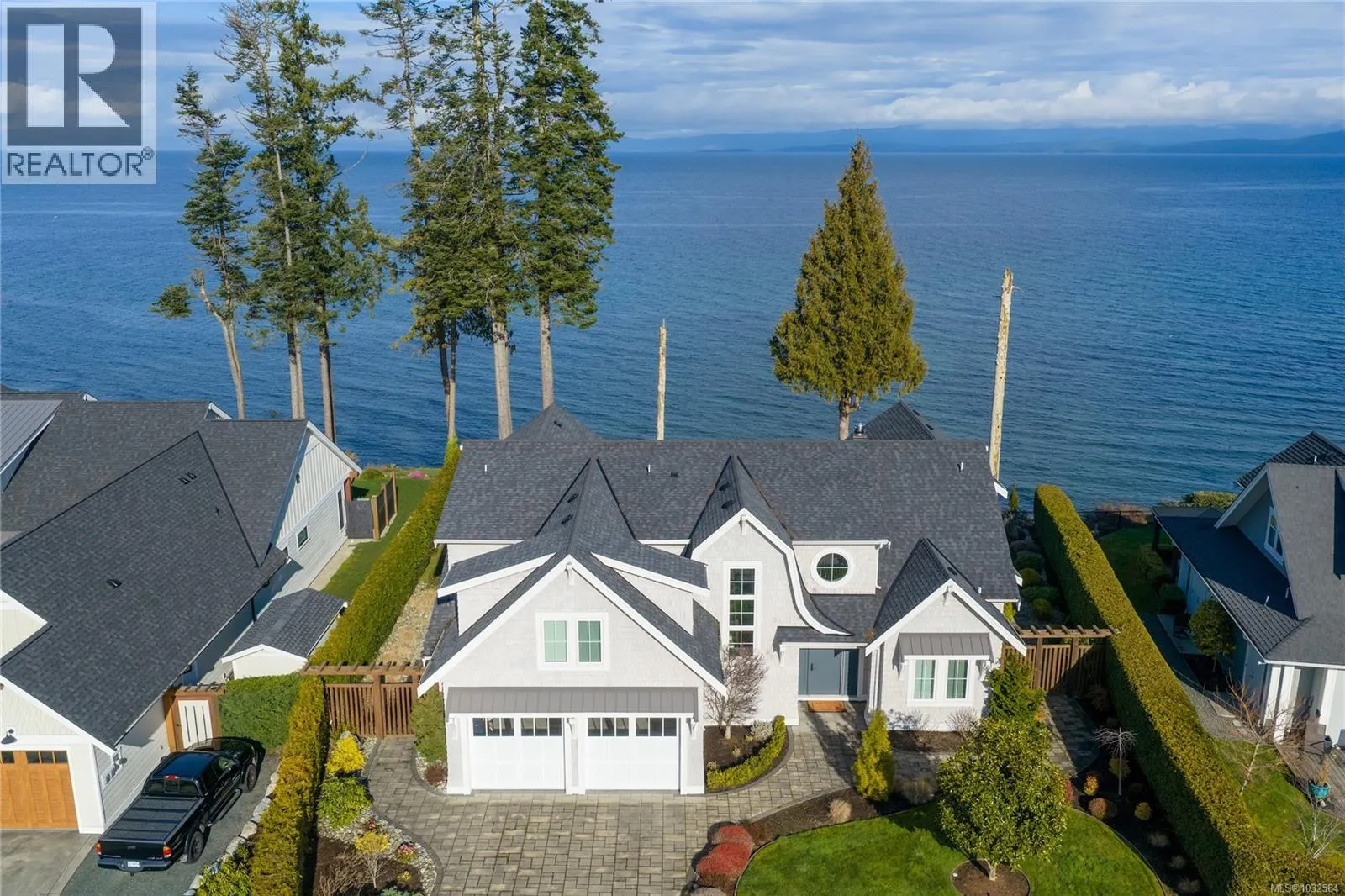 891 Bluffs Dr