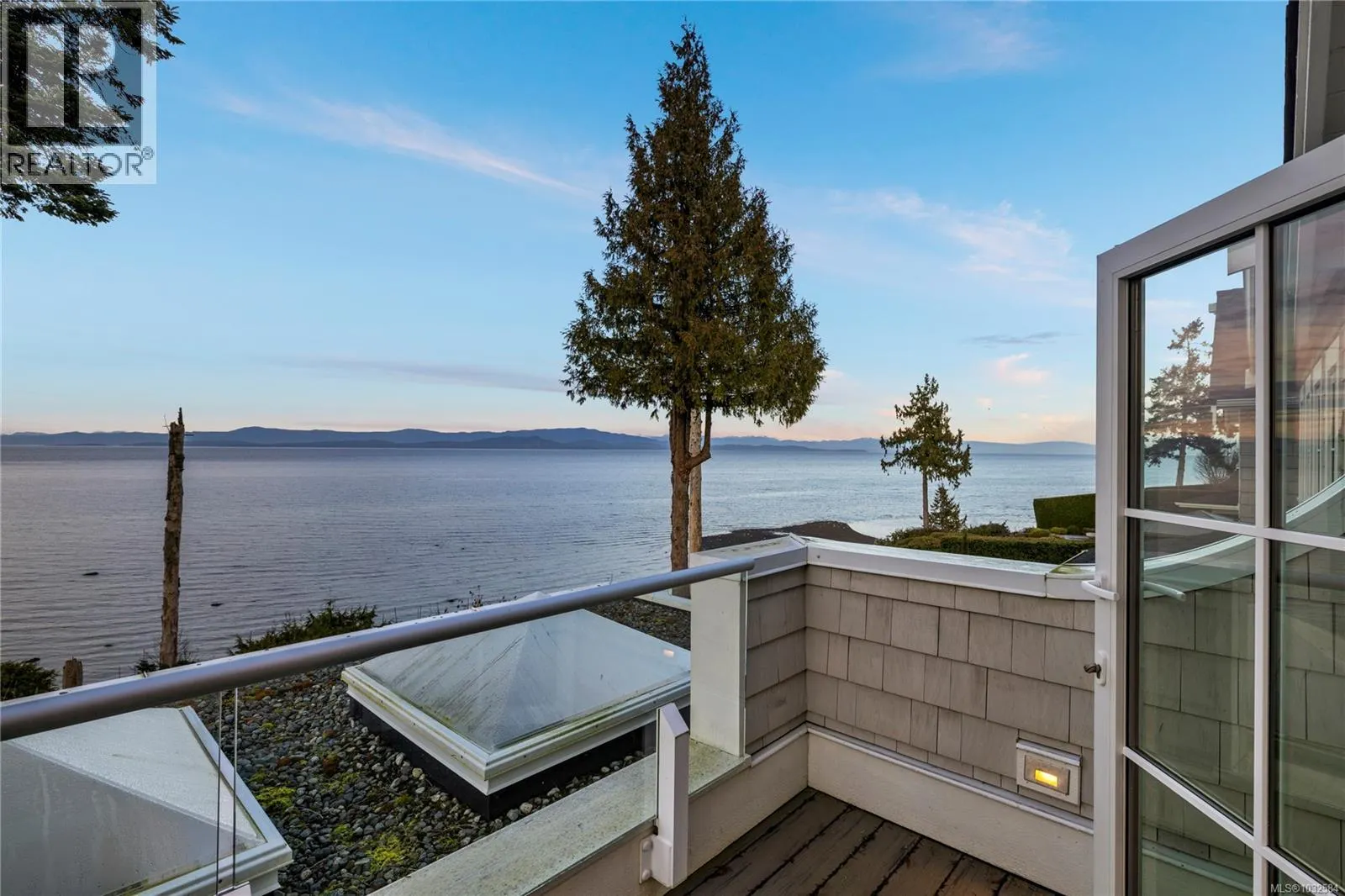 891 Bluffs Dr