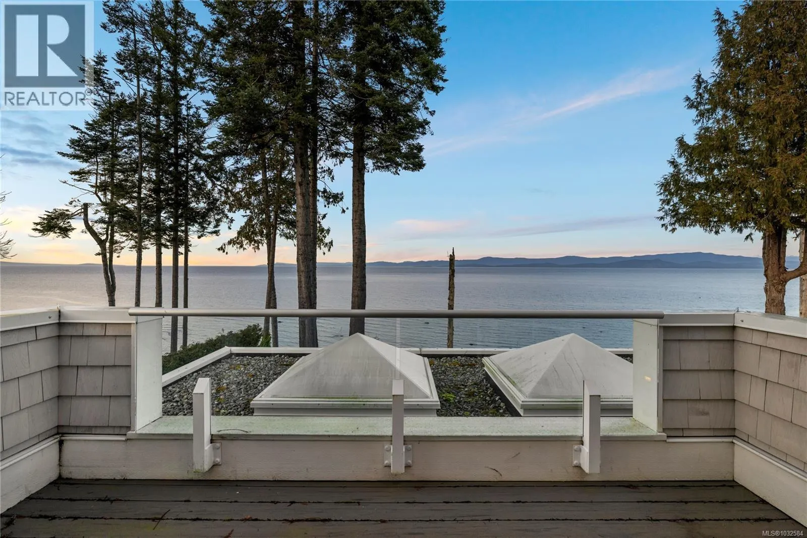 891 Bluffs Dr