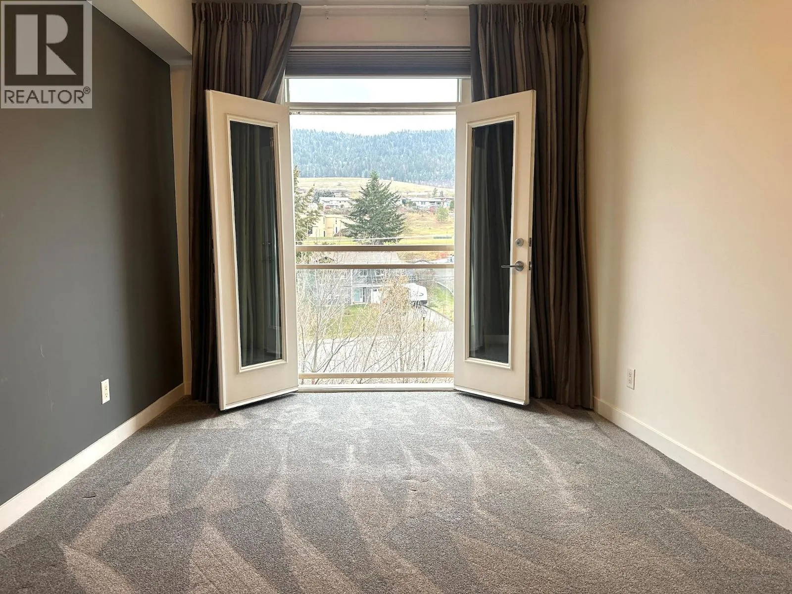 7343 Okanagan Landing Road Unit# 2402