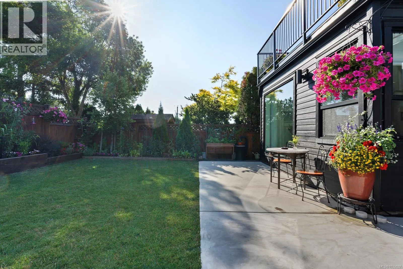 1158 Craigflower Rd
