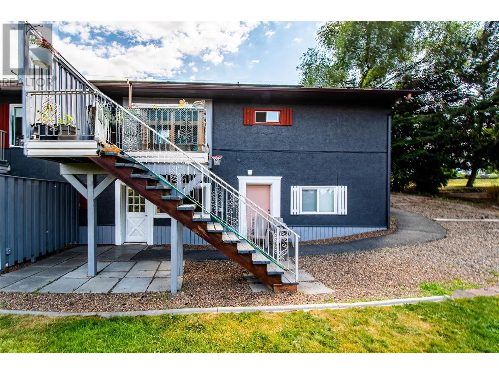 4904 Pleasant Valley Road