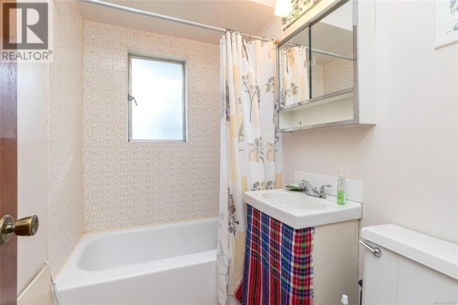 14 Kingham Pl