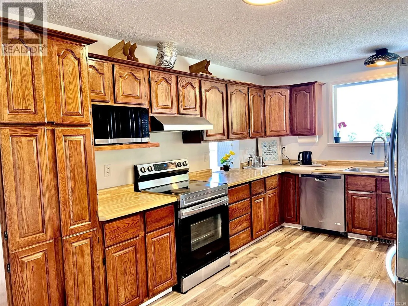 5560 Oceanview Terr