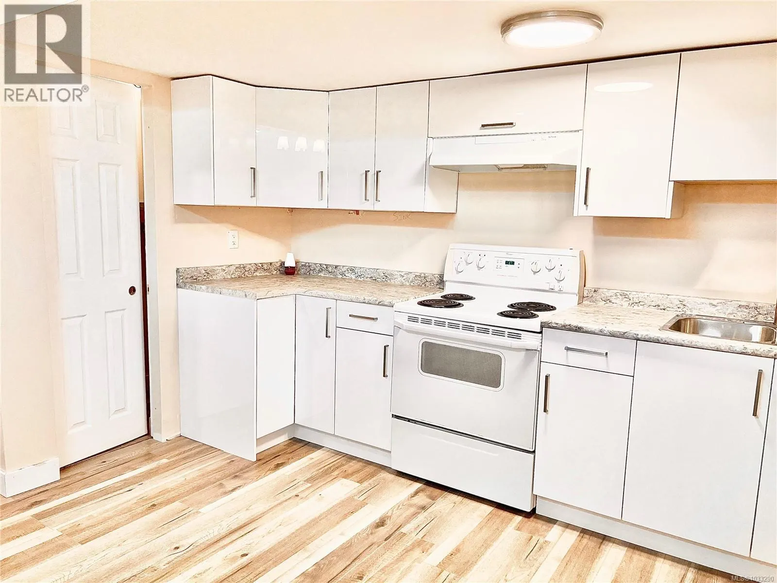5560 Oceanview Terr