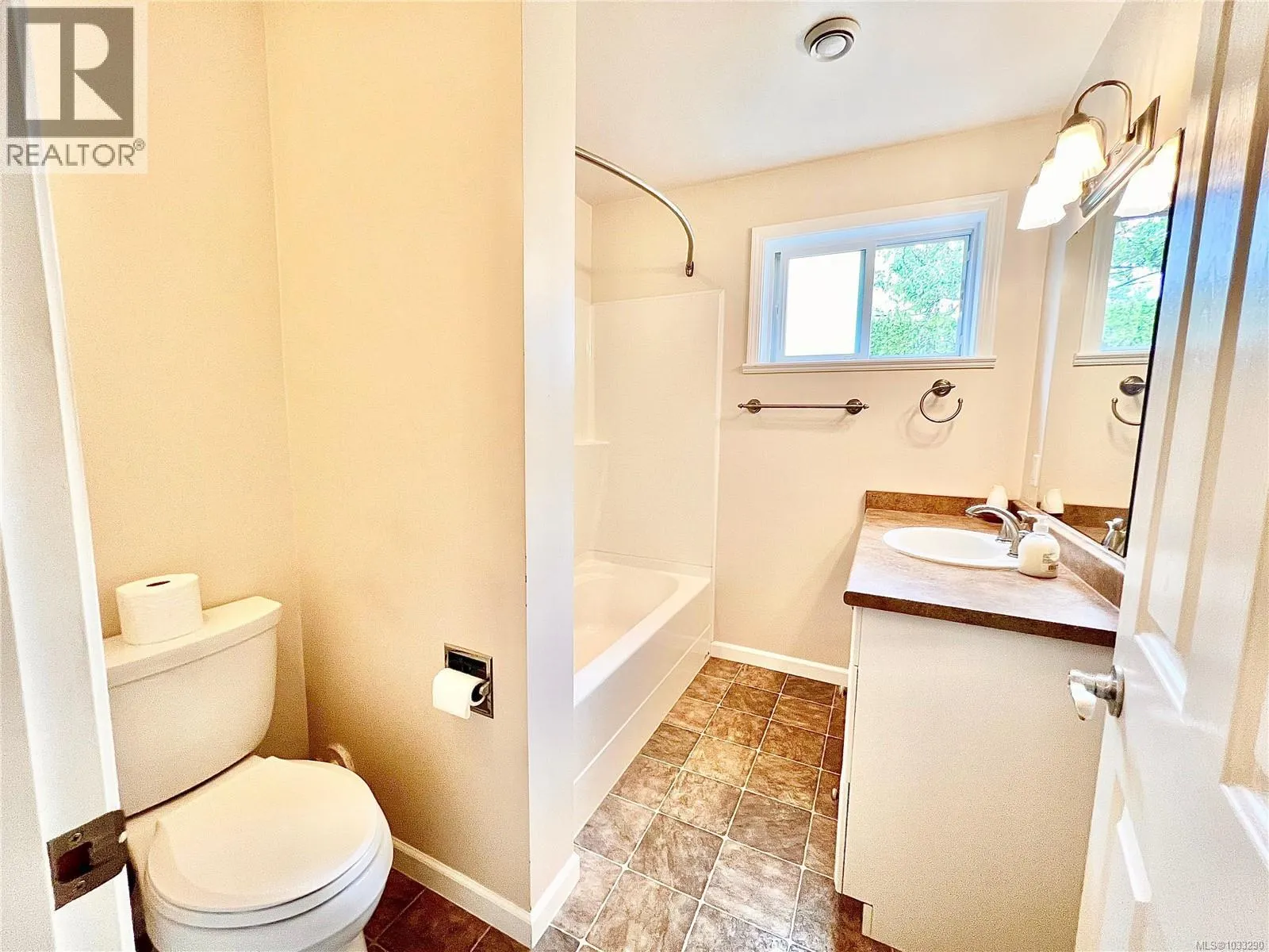 5560 Oceanview Terr