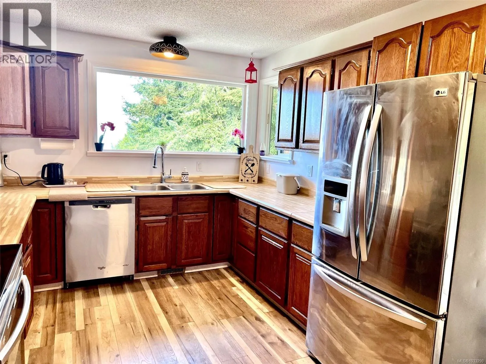5560 Oceanview Terr