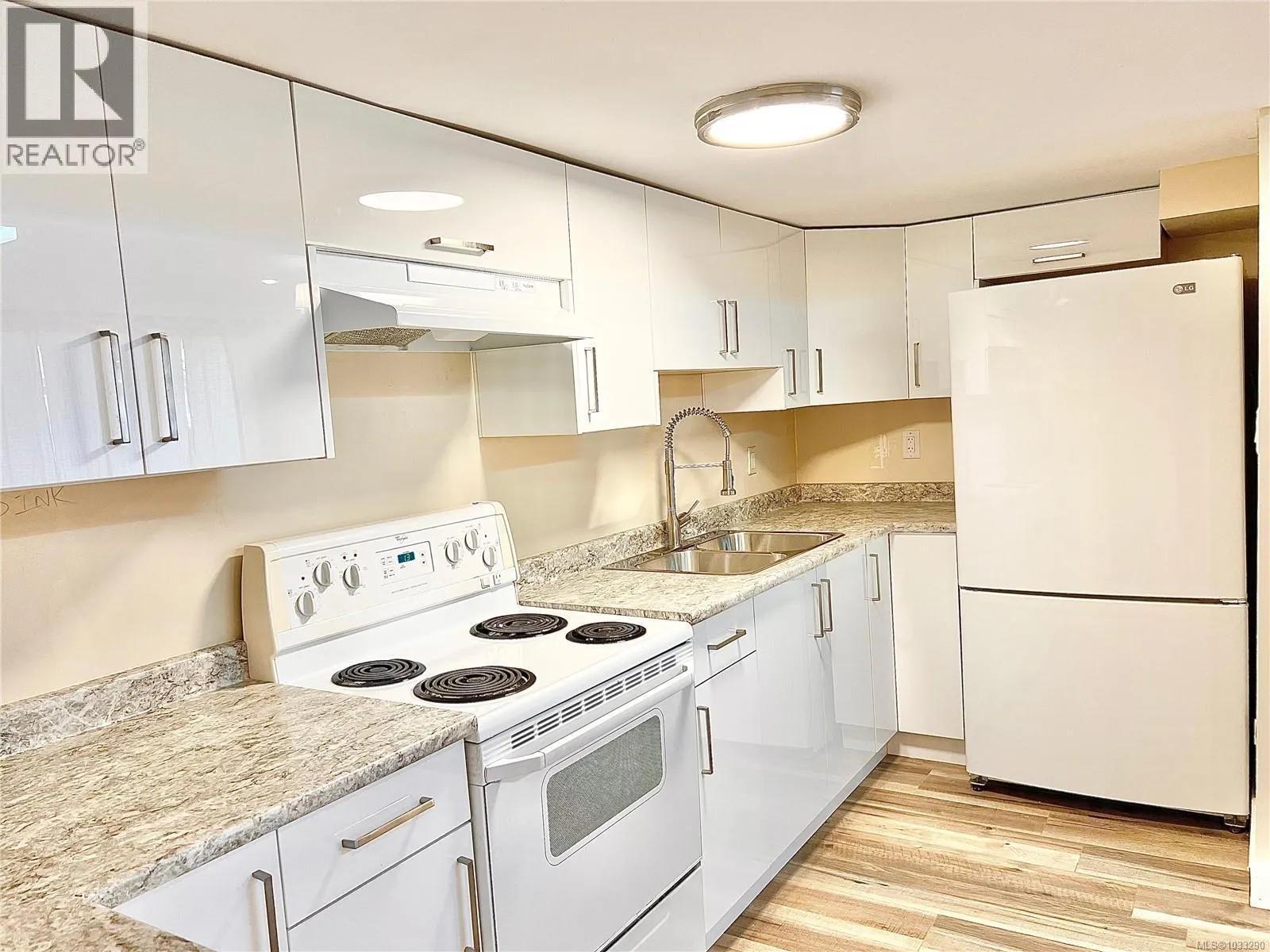 5560 Oceanview Terr