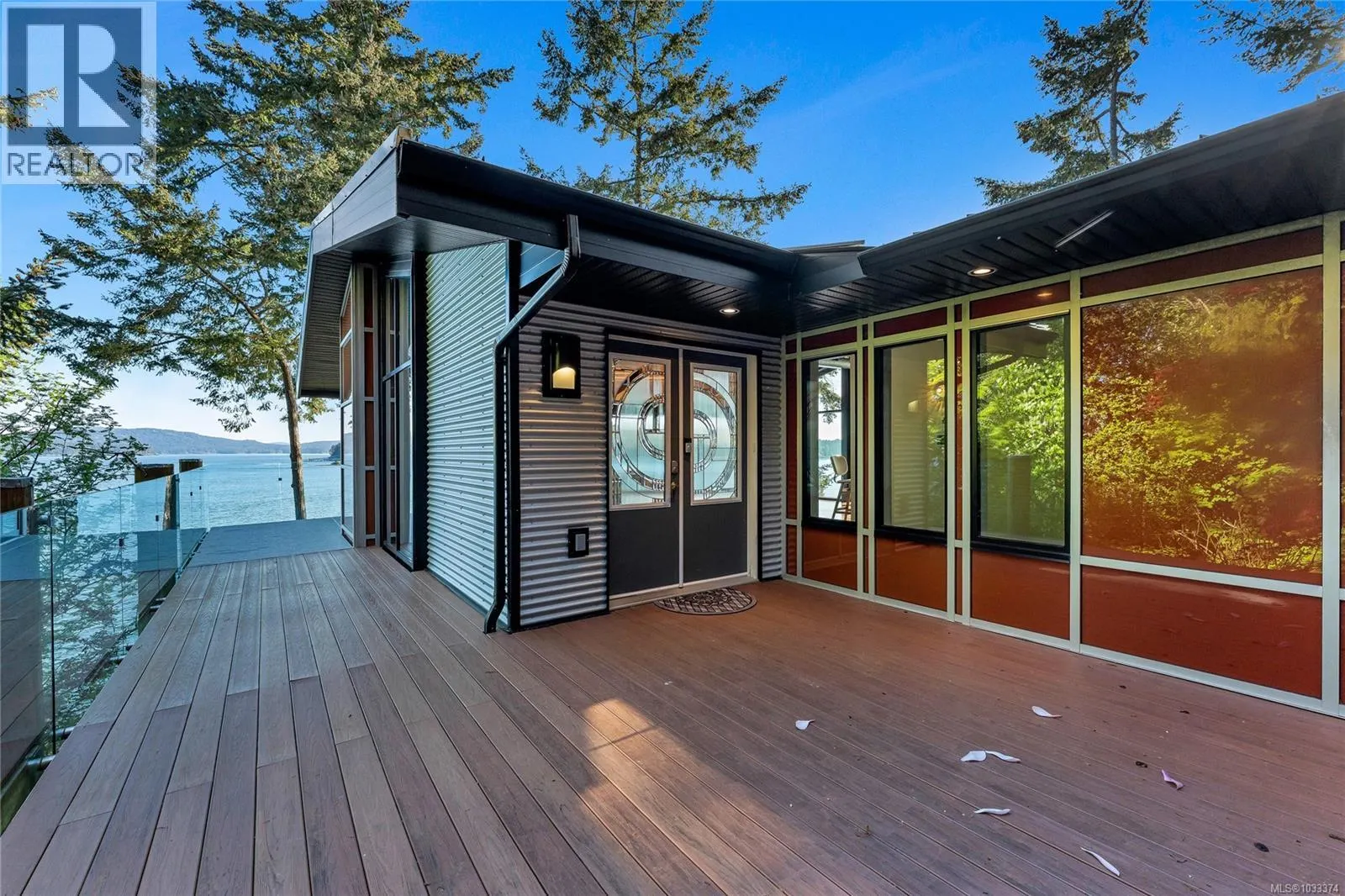 1676 Lands End Rd